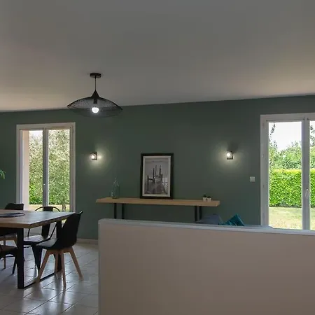 Le 31 Bis, En Centre Avec Jardin.